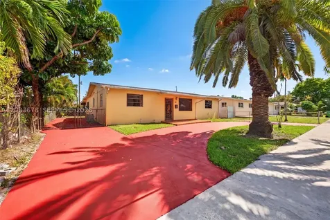 20 E 52nd Place Hialeah FL 33013