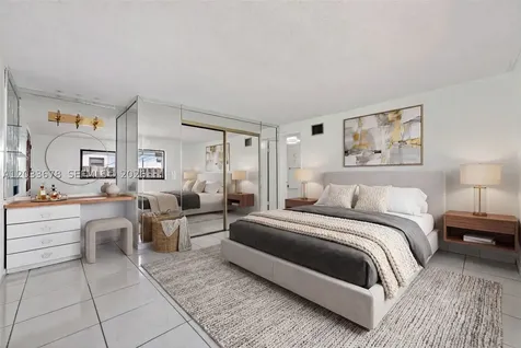20 E 52nd Place Hialeah FL 33013