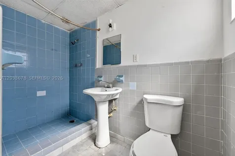20 E 52nd Place Hialeah FL 33013
