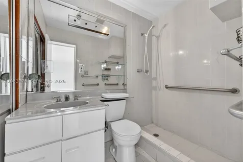 20 E 52nd Place Hialeah FL 33013