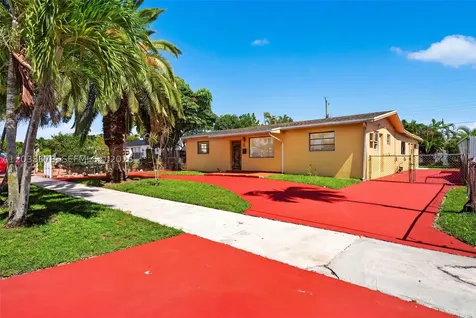 20 E 52nd Place Hialeah FL 33013