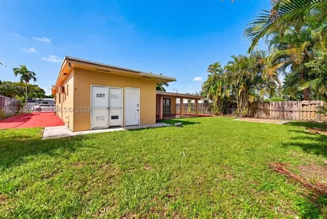 20 E 52nd Place Hialeah FL 33013