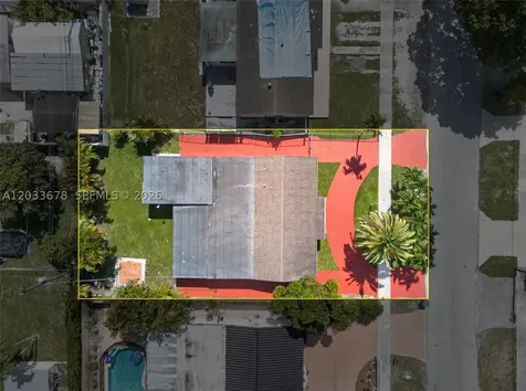20 E 52nd Place Hialeah FL 33013