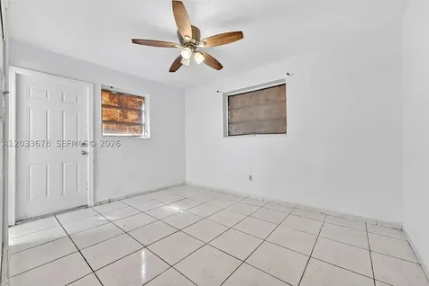20 E 52nd Place Hialeah FL 33013