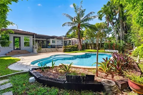 5314 Alton Road Miami Beach FL 33140