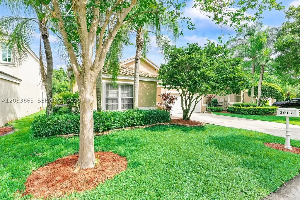2013 Island Circle Weston FL 33326