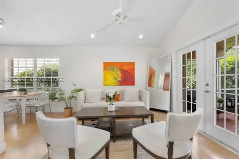 2013 Island Circle Weston FL 33326