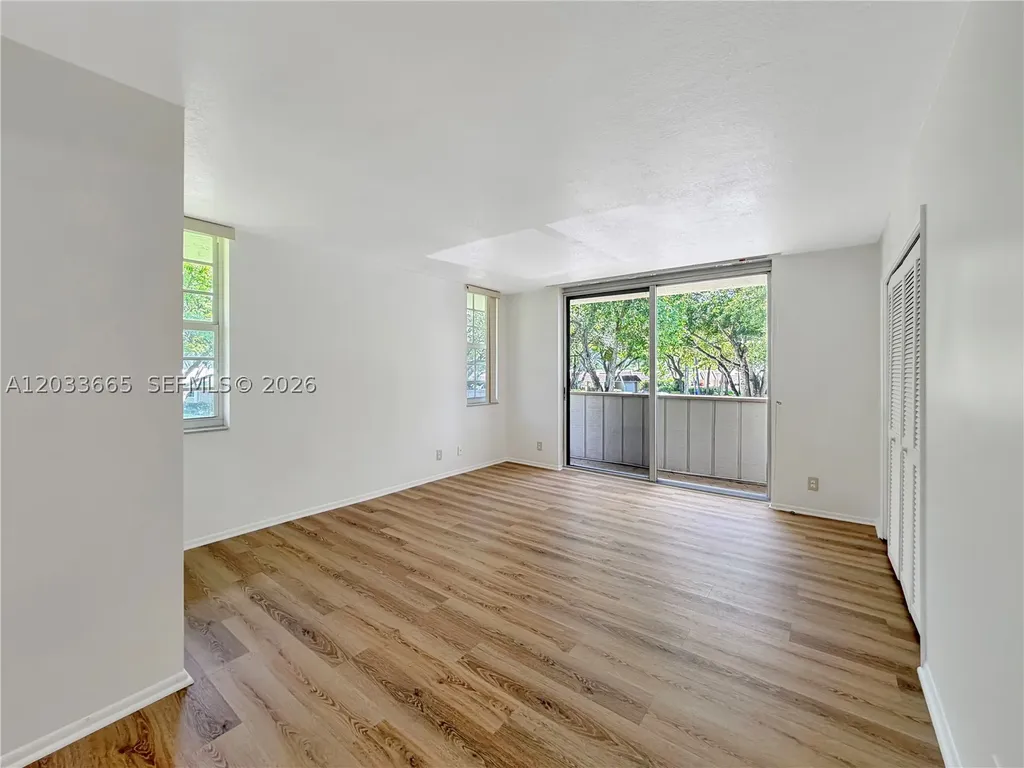 3641 Oaks Clubhouse Drive Pompano Beach FL 33069