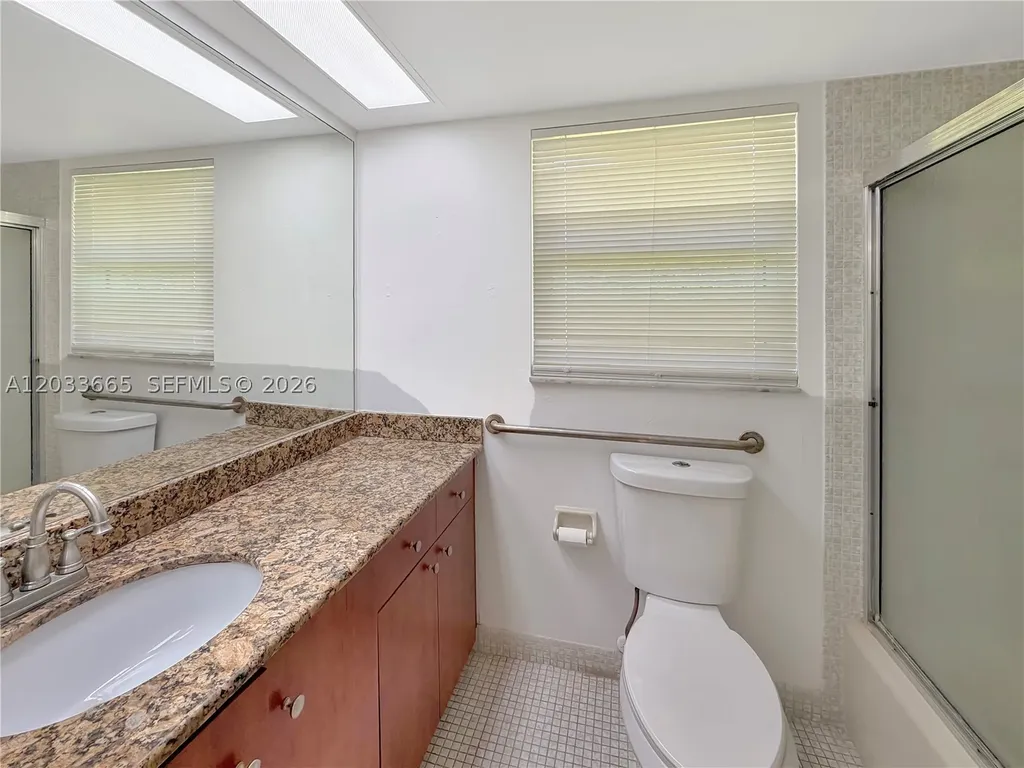 3641 Oaks Clubhouse Drive Pompano Beach FL 33069