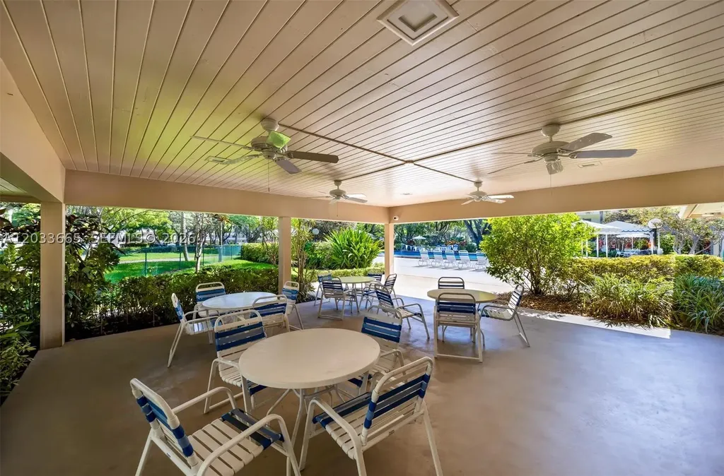 3641 Oaks Clubhouse Drive Pompano Beach FL 33069
