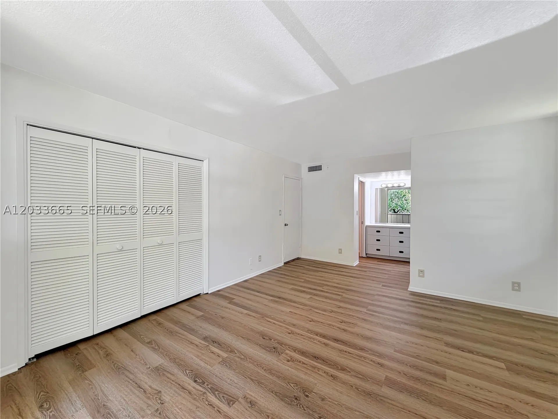 3641 Oaks Clubhouse Drive Pompano Beach FL 33069