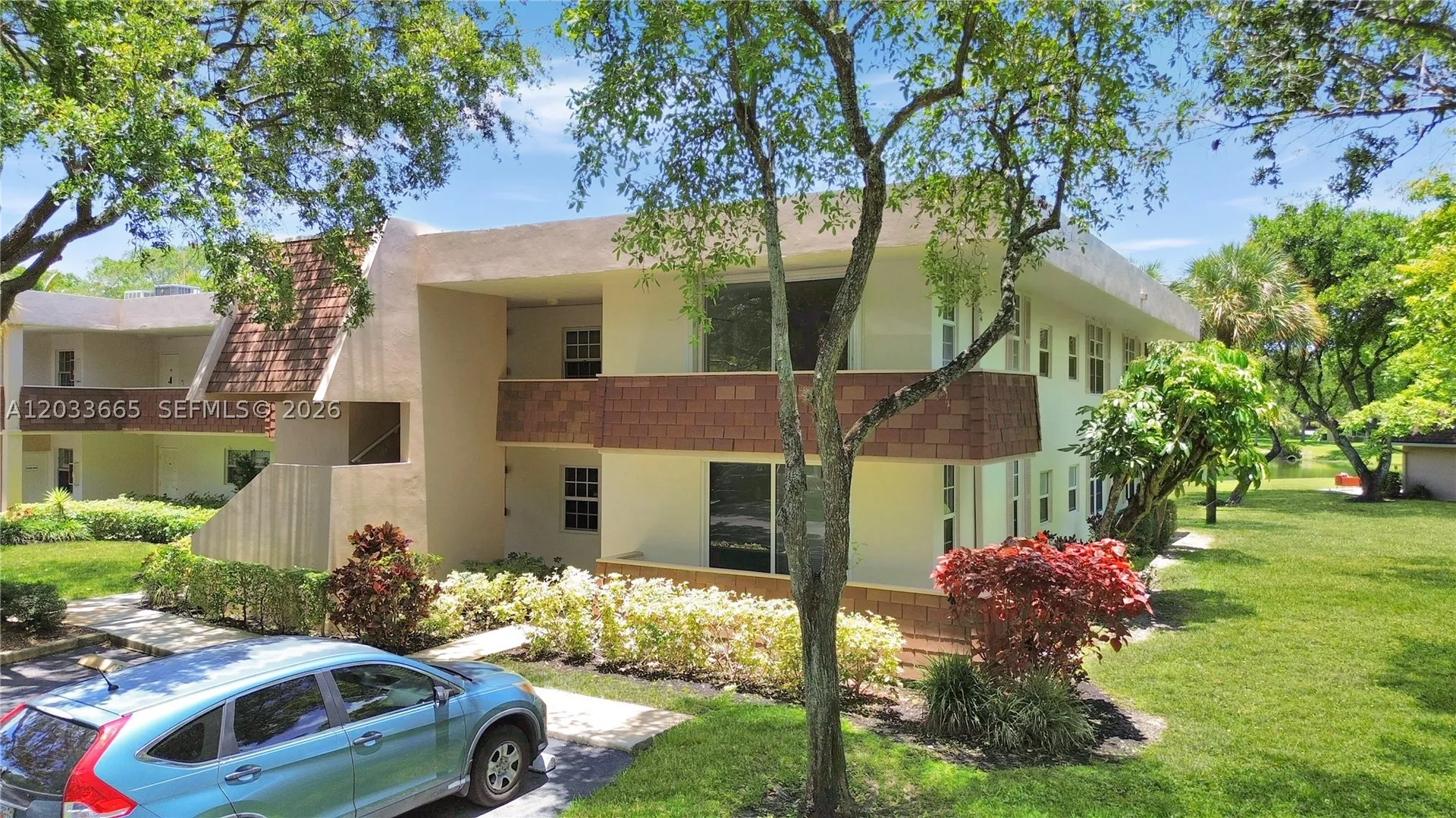 3641 Oaks Clubhouse Drive Pompano Beach FL 33069