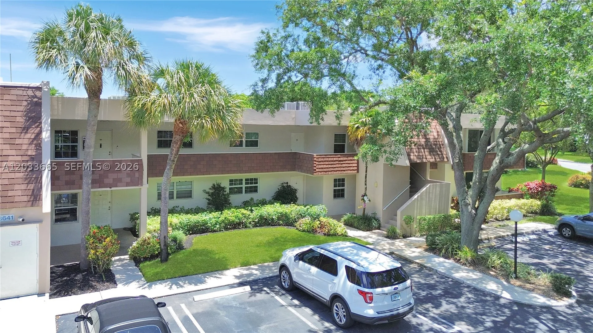 3641 Oaks Clubhouse Drive Pompano Beach FL 33069