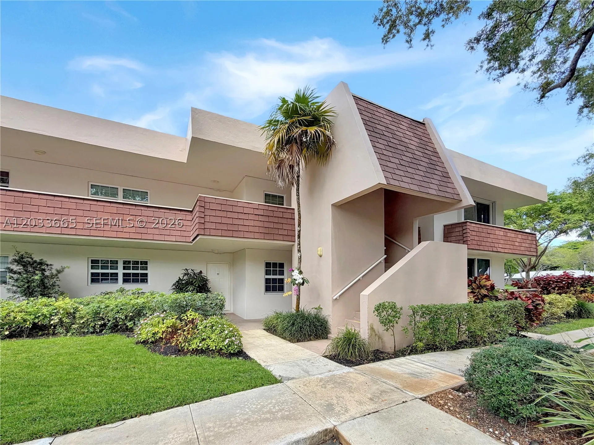3641 Oaks Clubhouse Drive Pompano Beach FL 33069