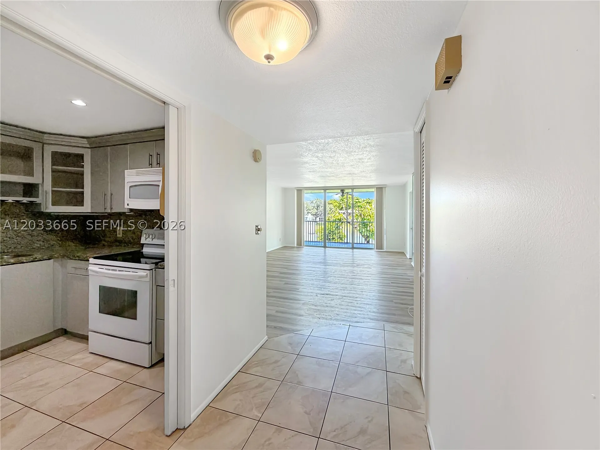 3641 Oaks Clubhouse Drive Pompano Beach FL 33069