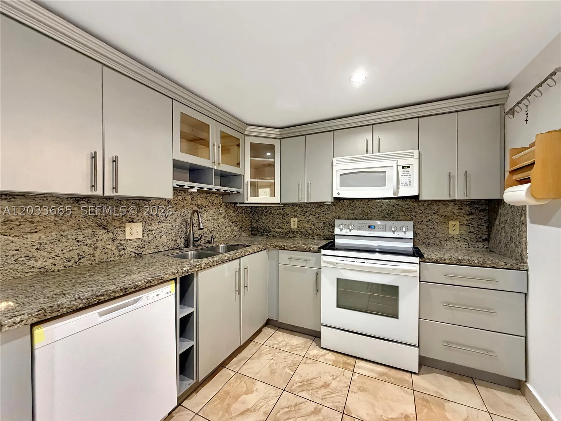 3641 Oaks Clubhouse Drive Pompano Beach FL 33069