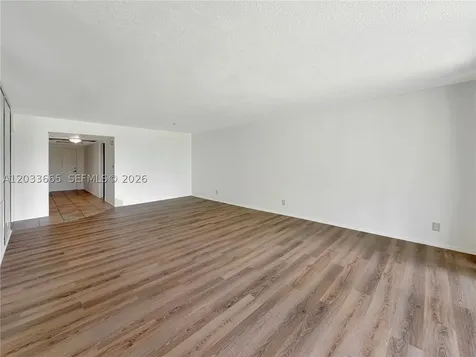 3641 Oaks Clubhouse Drive Pompano Beach FL 33069
