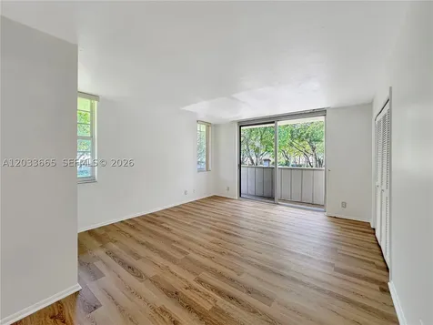 3641 Oaks Clubhouse Drive Pompano Beach FL 33069