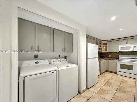 3641 Oaks Clubhouse Drive Pompano Beach FL 33069
