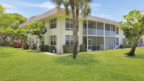 3641 Oaks Clubhouse Drive Pompano Beach FL 33069