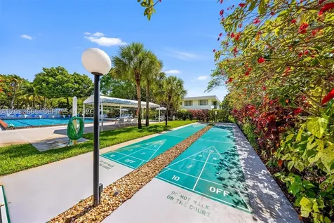 3641 Oaks Clubhouse Drive Pompano Beach FL 33069