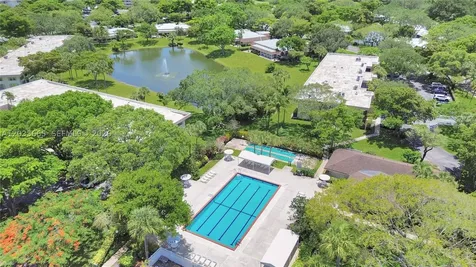 3641 Oaks Clubhouse Drive Pompano Beach FL 33069
