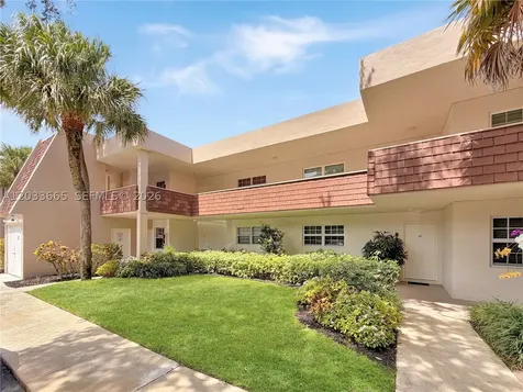 3641 Oaks Clubhouse Drive Pompano Beach FL 33069