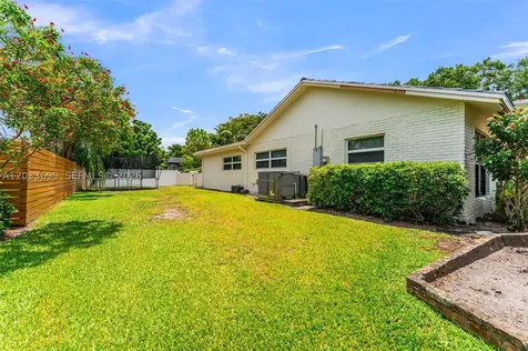 680 El Dorado Parkway Plantation FL 33317