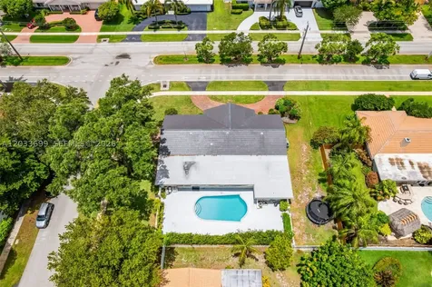 680 El Dorado Parkway Plantation FL 33317