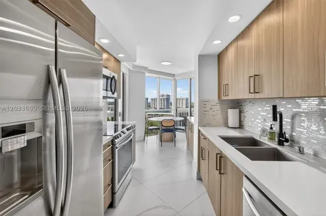 1000 Island Boulevard Aventura FL 33160