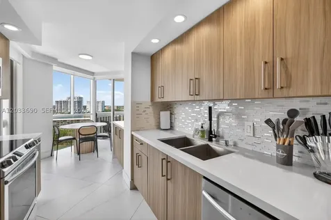 1000 Island Boulevard Aventura FL 33160