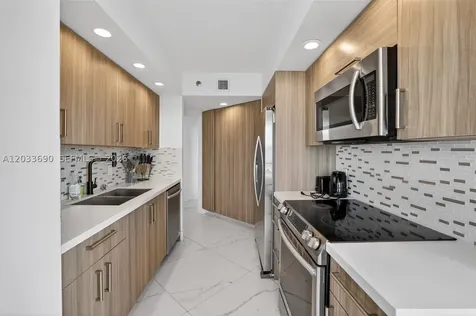 1000 Island Boulevard Aventura FL 33160