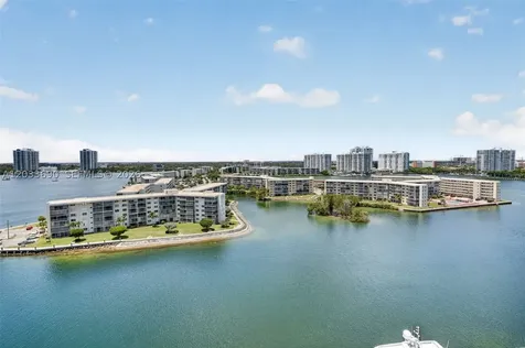 1000 Island Boulevard Aventura FL 33160
