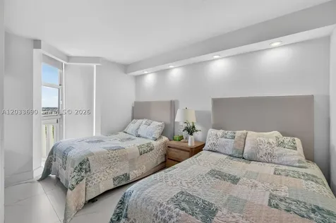 1000 Island Boulevard Aventura FL 33160