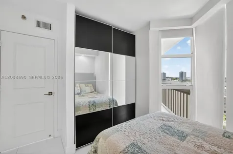 1000 Island Boulevard Aventura FL 33160