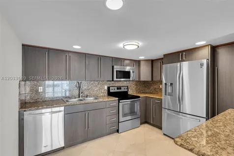 1800 Collins Avenue Miami Beach FL 33139
