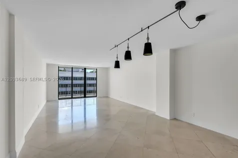 1800 Collins Avenue Miami Beach FL 33139