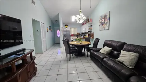 5227 W 24th Way Hialeah FL 33016