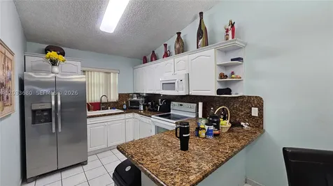 5227 W 24th Way Hialeah FL 33016