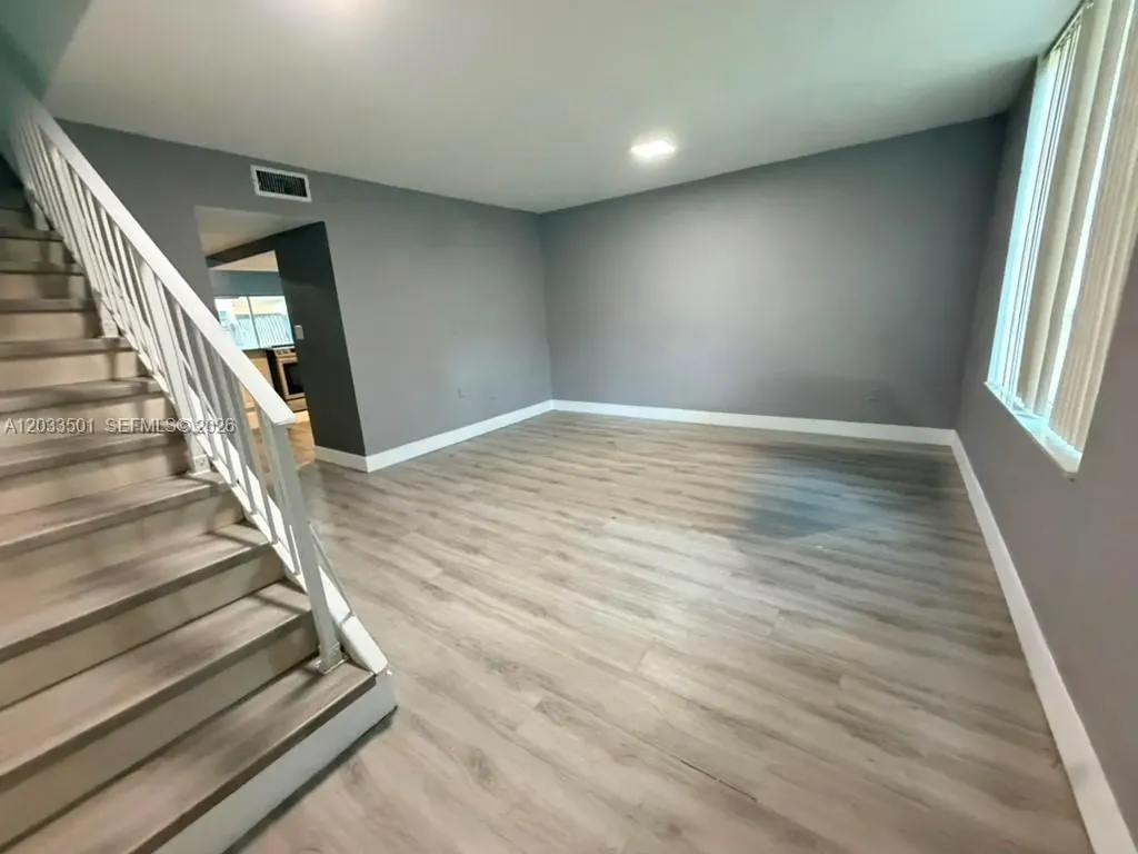 274 NE 141st Street Miami FL 33161