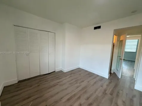 274 NE 141st Street Miami FL 33161
