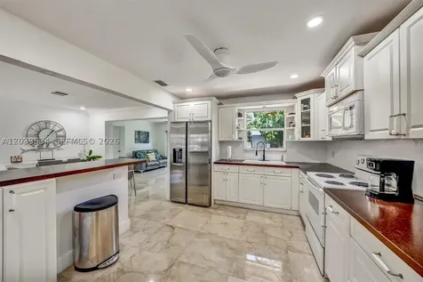 814 NE 4th Street Hallandale Beach FL 33009