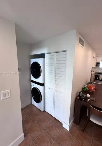 9227 SW 87th Avenue Miami FL 33176