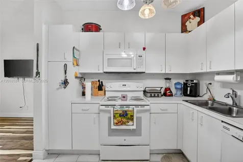 Pembroke Pines FL 33027