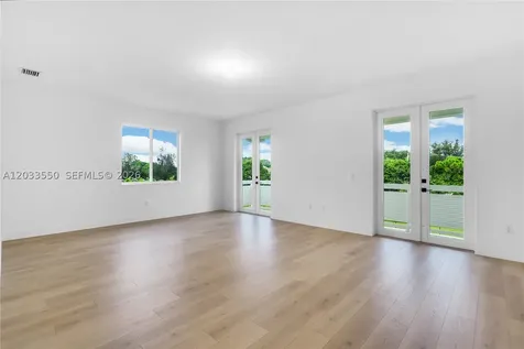 2210 SW 122nd Terrace Davie FL 33325