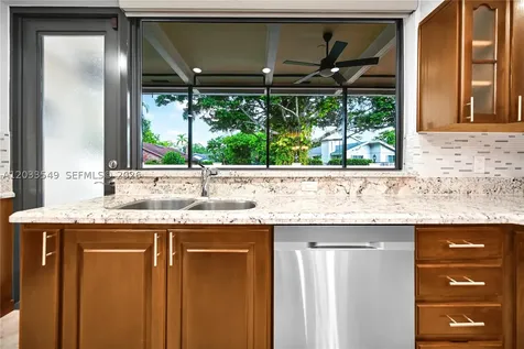 1067 SW 92nd Avenue Plantation FL 33324