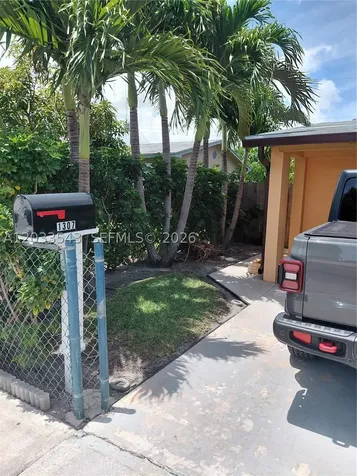 1307 SE Flamingo Drive Lantana FL 33462