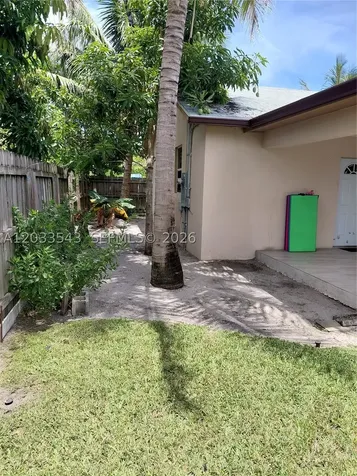 1307 SE Flamingo Drive Lantana FL 33462