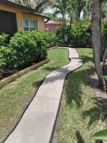1307 SE Flamingo Drive Lantana FL 33462