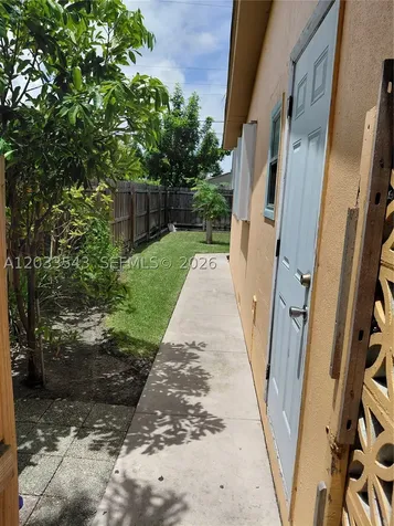 1307 SE Flamingo Drive Lantana FL 33462